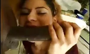 ヴェラはカメラの前で裸で撮影されました 動画 エロ 女性 向け