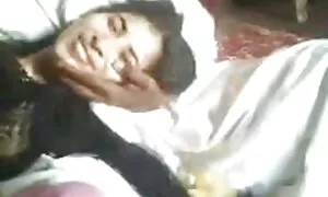 スリムなインドの女の子が示す驚異体 女 誘惑 動画