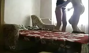 女の子とともにラウンド尻吸い男性 女性 動画 レイプ