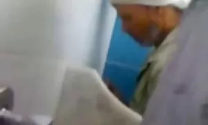 女の子の胸から乳を飲むレズビアン 女性 の 好き な エロ 動画